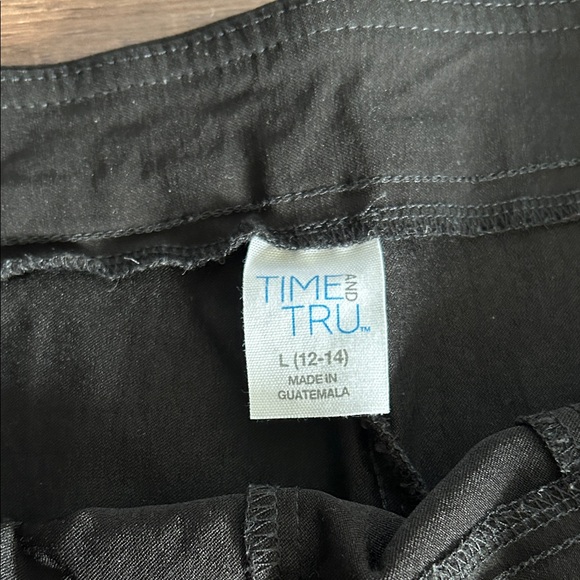 Time and Tru Black Women's Bermudas - Picture 2 of 5